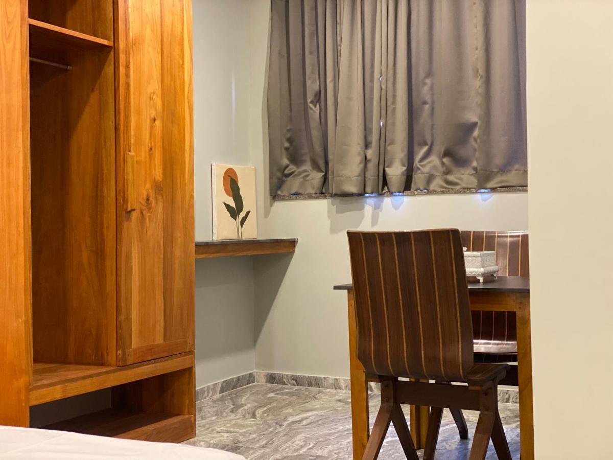 Luxe Inn *