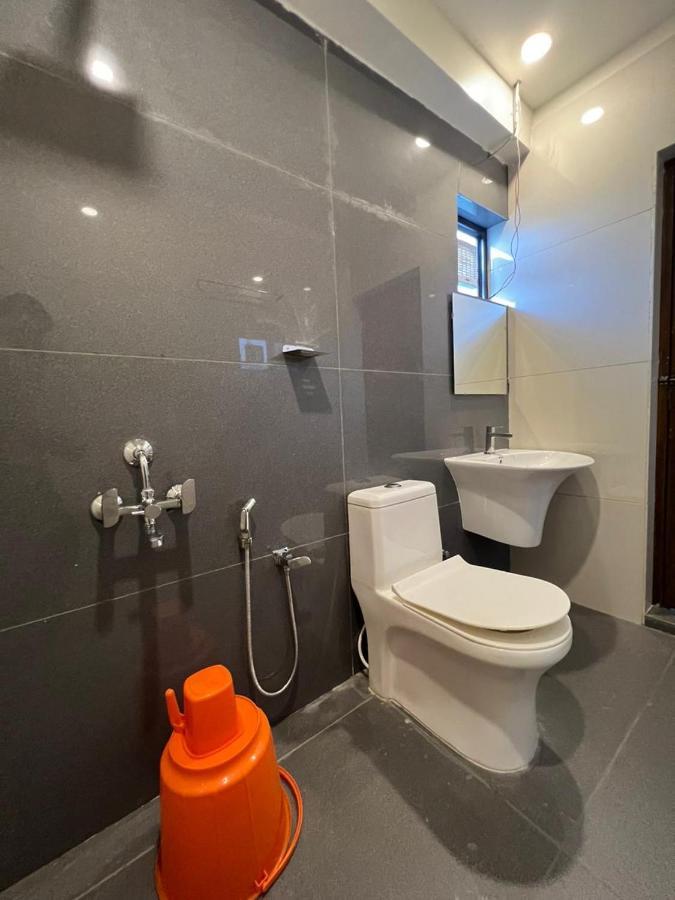 Luxe * Kannur