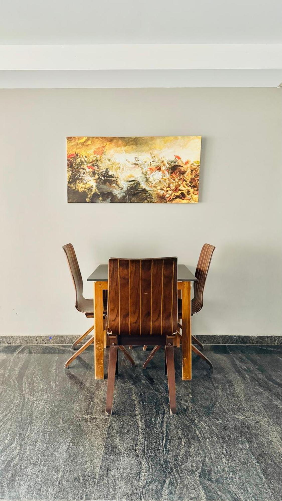 Luxe * Kannur